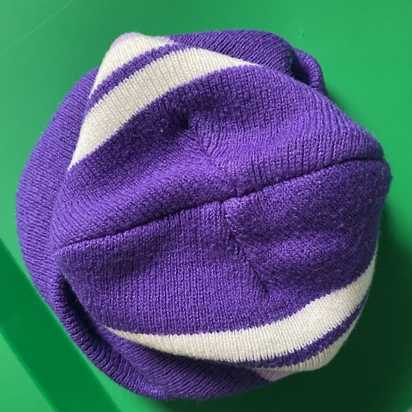 Purple and white vertical stripe beanie - Picture 6 of 9